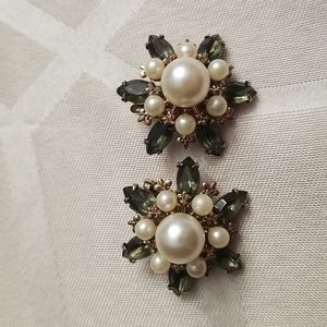 Vintage pearl and green stone earrings
